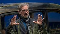 Steven-Spielberg-Movies-Filmmaking-Style-Featured.jpeg